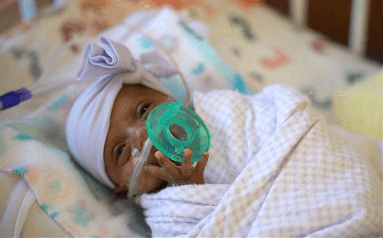 worlds smallest surviving baby heads home from california hospital 02